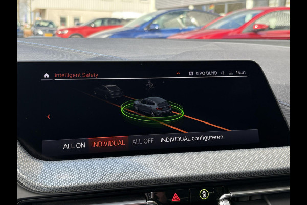 BMW 1-serie 118i Business Edition Plus 136pk Automaat | M Pakket | Navi | Stoelverwarming | PDC |