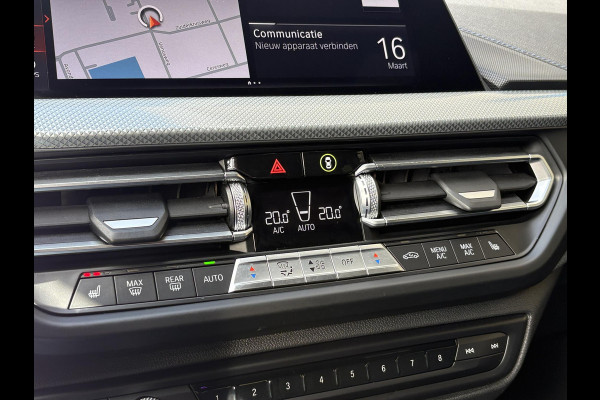 BMW 1-serie 118i Business Edition Plus 136pk Automaat | M Pakket | Navi | Stoelverwarming | PDC |