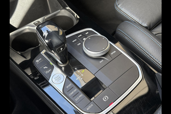 BMW 1-serie 118i Business Edition Plus 136pk Automaat | M Pakket | Navi | Stoelverwarming | PDC |