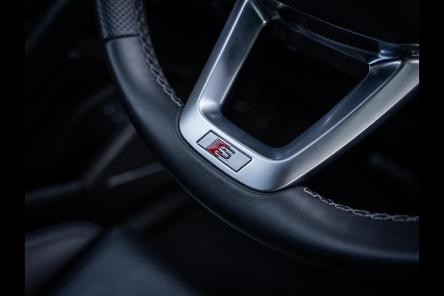 Audi Q5 55 TFSI e quattro Competition S-Line l RS Seats l HUD l Pano l B&O