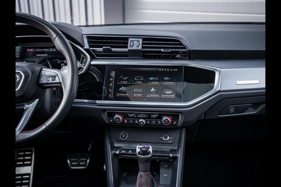 Audi Q3 Sportback 40 TFSI quattro S Edition - Competition l Chrono Grijs l Pano l Matrix