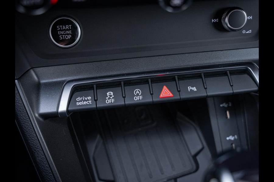 Audi Q3 Sportback 40 TFSI quattro S Edition - Competition l Chrono Grijs l Pano l Matrix