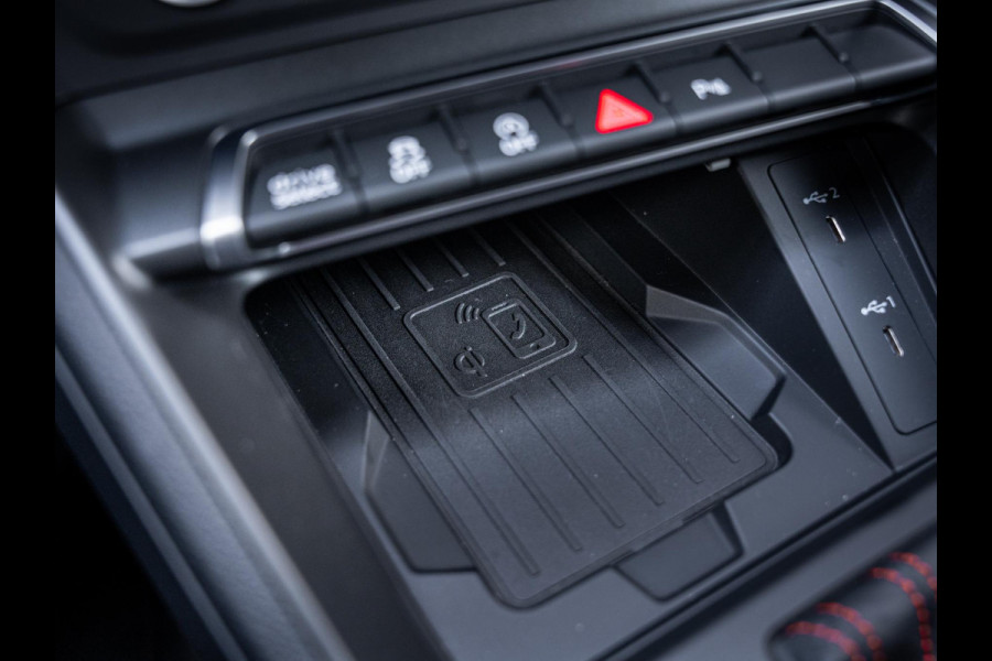 Audi Q3 Sportback 40 TFSI quattro S Edition - Competition l Chrono Grijs l Pano l Matrix