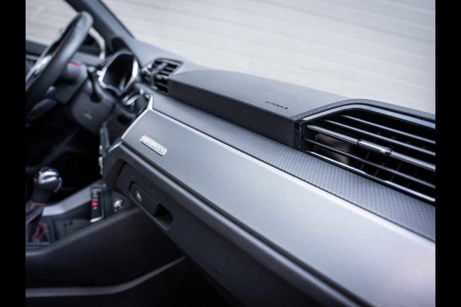 Audi Q3 Sportback 40 TFSI quattro S Edition - Competition l Chrono Grijs l Pano l Matrix