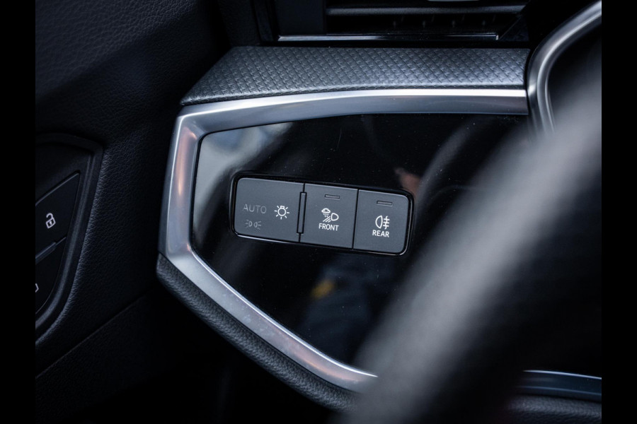 Audi Q3 Sportback 40 TFSI quattro S Edition - Competition l Chrono Grijs l Pano l Matrix