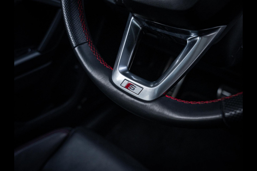 Audi Q3 Sportback 40 TFSI quattro S Edition - Competition l Chrono Grijs l Pano l Matrix