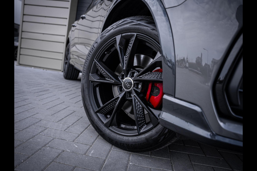 Audi Q3 Sportback 40 TFSI quattro S Edition - Competition l Chrono Grijs l Pano l Matrix