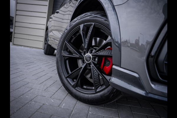 Audi Q3 Sportback 40 TFSI quattro S Edition - Competition l Chrono Grijs l Pano l Matrix
