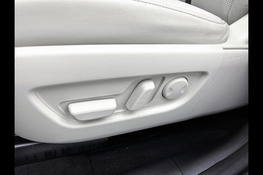 Mazda CX-60 2.5 e-SkyActiv PHEV Takumi | FULL OPTION | PANORAMADAK | 2500KG Trekgewicht / WINTER PACK/AWD