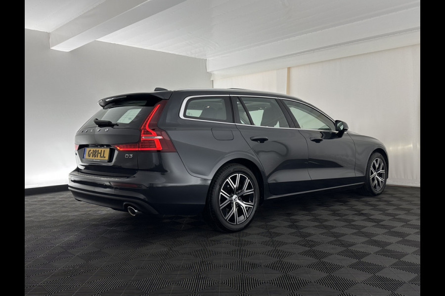 Volvo V60 2.0 D3 Momentum Aut. *PANO | HEAD-UP | LEATHER | FULL-LED | KEYLESS | BLINDSPOT | CAMERA | DAB | DIGI-COCKPIT | NAVI-FULLMAP | ECC | PDC | CRUISE | 17''ALU | TOWBAR*