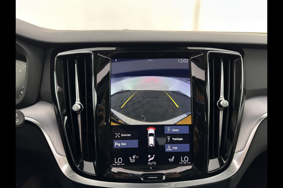 Volvo V60 2.0 D3 Momentum Aut. *PANO | HEAD-UP | LEATHER | FULL-LED | KEYLESS | BLINDSPOT | CAMERA | DAB | DIGI-COCKPIT | NAVI-FULLMAP | ECC | PDC | CRUISE | 17''ALU | TOWBAR*