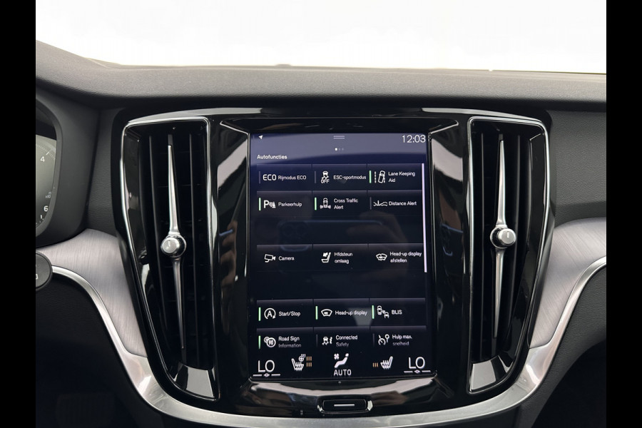 Volvo V60 2.0 D3 Momentum Aut. *PANO | HEAD-UP | LEATHER | FULL-LED | KEYLESS | BLINDSPOT | CAMERA | DAB | DIGI-COCKPIT | NAVI-FULLMAP | ECC | PDC | CRUISE | 17''ALU | TOWBAR*