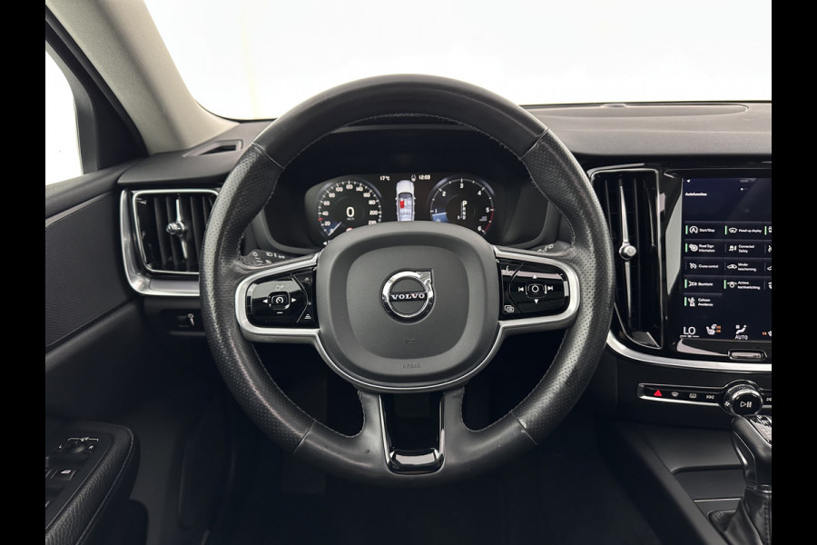 Volvo V60 2.0 D3 Momentum Aut. *PANO | HEAD-UP | LEATHER | FULL-LED | KEYLESS | BLINDSPOT | CAMERA | DAB | DIGI-COCKPIT | NAVI-FULLMAP | ECC | PDC | CRUISE | 17''ALU | TOWBAR*