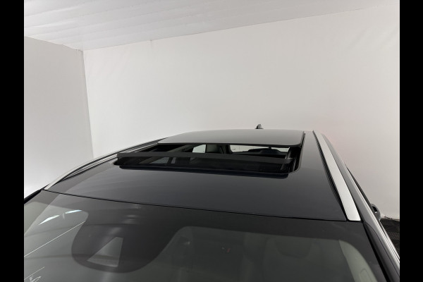 Volvo V60 2.0 D3 Momentum Aut. *PANO | HEAD-UP | LEATHER | FULL-LED | KEYLESS | BLINDSPOT | CAMERA | DAB | DIGI-COCKPIT | NAVI-FULLMAP | ECC | PDC | CRUISE | 17''ALU | TOWBAR*