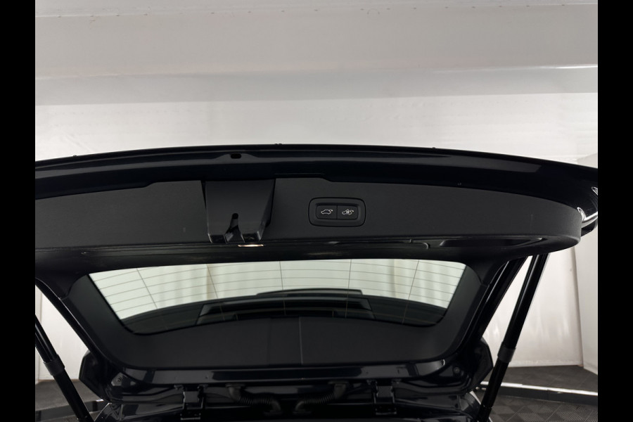 Volvo V60 2.0 D3 Momentum Aut. *PANO | HEAD-UP | LEATHER | FULL-LED | KEYLESS | BLINDSPOT | CAMERA | DAB | DIGI-COCKPIT | NAVI-FULLMAP | ECC | PDC | CRUISE | 17''ALU | TOWBAR*