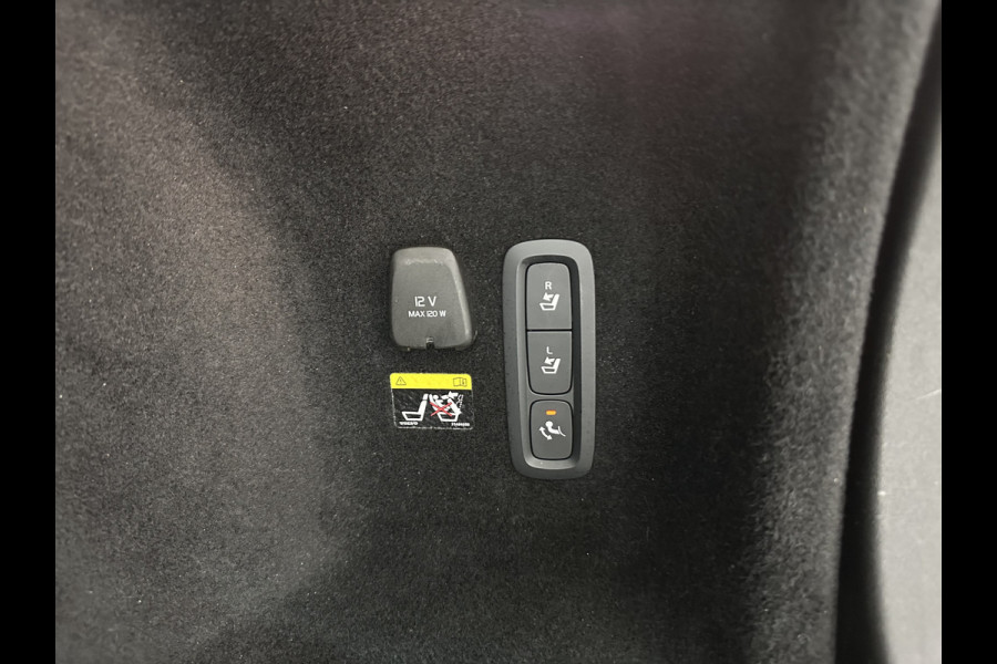 Volvo V60 2.0 D3 Momentum Aut. *PANO | HEAD-UP | LEATHER | FULL-LED | KEYLESS | BLINDSPOT | CAMERA | DAB | DIGI-COCKPIT | NAVI-FULLMAP | ECC | PDC | CRUISE | 17''ALU | TOWBAR*