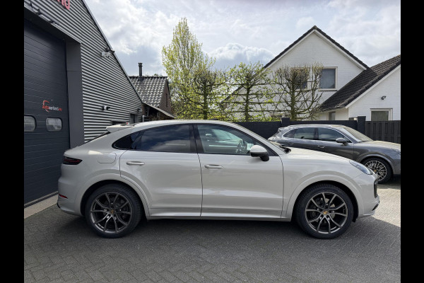 Porsche Cayenne Coupé 3.0 E-Hybrid | Sport Chrono | 360* Camera | Panoramadak | Luchtvering | Bose | DAB | Lane Assist | Privacy Glass |