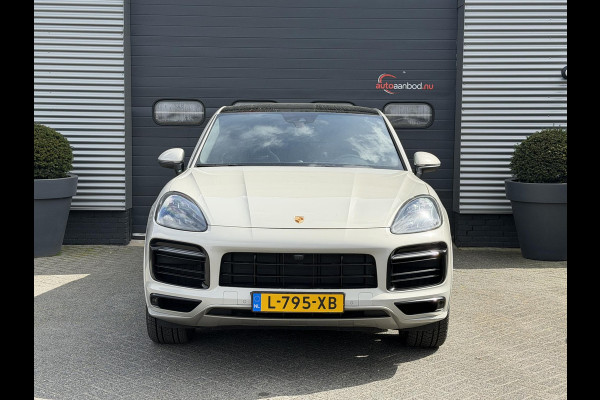Porsche Cayenne Coupé 3.0 E-Hybrid | Sport Chrono | 360* Camera | Panoramadak | Luchtvering | Bose | DAB | Lane Assist | Privacy Glass |