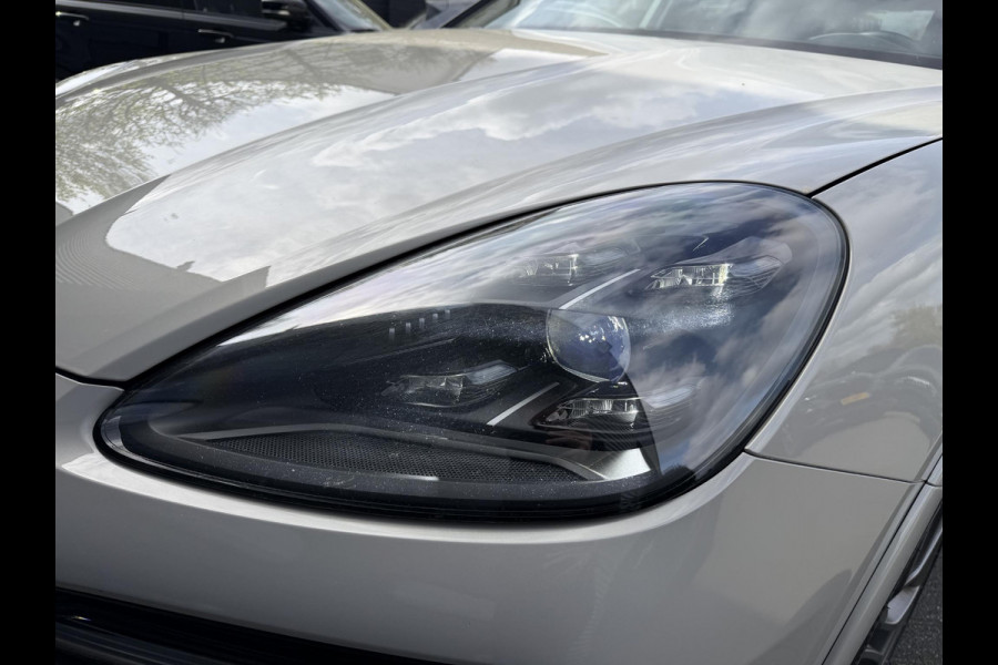 Porsche Cayenne Coupé 3.0 E-Hybrid | Sport Chrono | 360* Camera | Panoramadak | Luchtvering | Bose | DAB | Lane Assist | Privacy Glass |