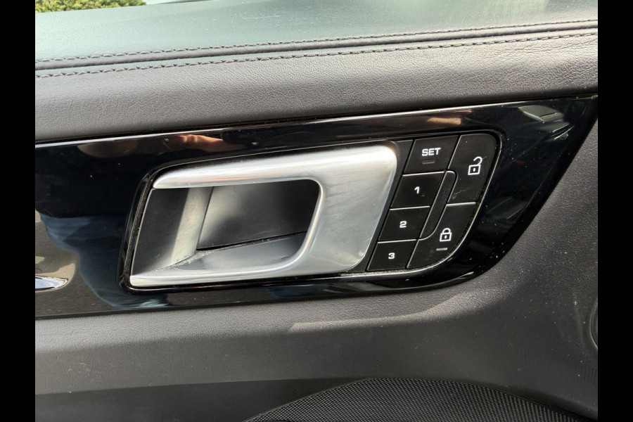 Porsche Cayenne Coupé 3.0 E-Hybrid | Sport Chrono | 360* Camera | Panoramadak | Luchtvering | Bose | DAB | Lane Assist | Privacy Glass |