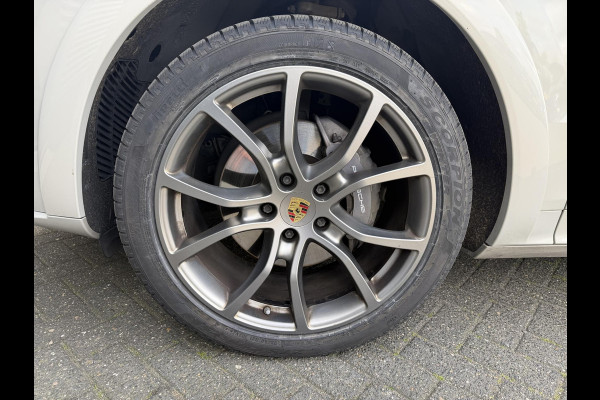 Porsche Cayenne Coupé 3.0 E-Hybrid | Sport Chrono | 360* Camera | Panoramadak | Luchtvering | Bose | DAB | Lane Assist | Privacy Glass |