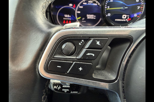 Porsche Cayenne Coupé 3.0 E-Hybrid | Sport Chrono | 360* Camera | Panoramadak | Luchtvering | Bose | DAB | Lane Assist | Privacy Glass |