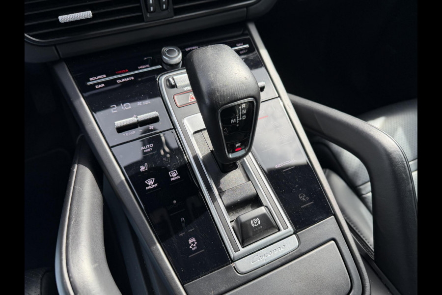 Porsche Cayenne Coupé 3.0 E-Hybrid | Sport Chrono | 360* Camera | Panoramadak | Luchtvering | Bose | DAB | Lane Assist | Privacy Glass |