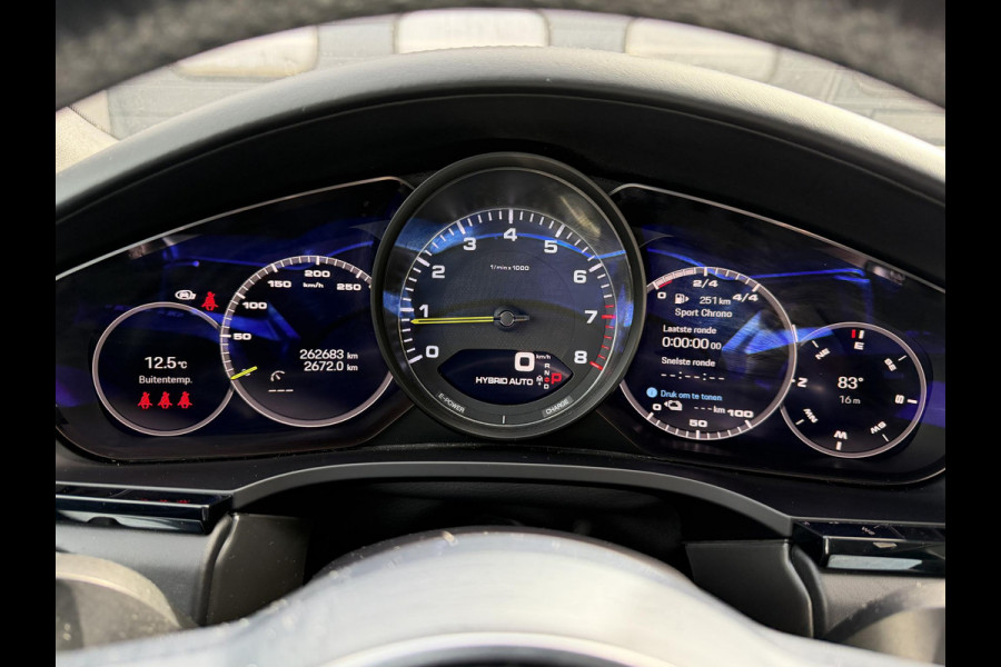 Porsche Cayenne Coupé 3.0 E-Hybrid | Sport Chrono | 360* Camera | Panoramadak | Luchtvering | Bose | DAB | Lane Assist | Privacy Glass |