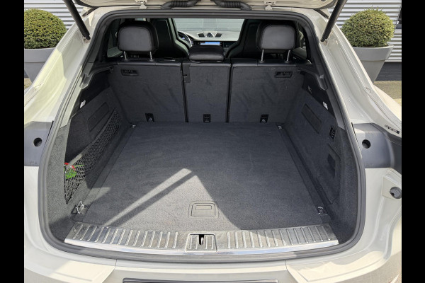 Porsche Cayenne Coupé 3.0 E-Hybrid | Sport Chrono | 360* Camera | Panoramadak | Luchtvering | Bose | DAB | Lane Assist | Privacy Glass |