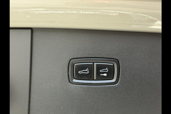 Porsche Cayenne Coupé 3.0 E-Hybrid | Sport Chrono | 360* Camera | Panoramadak | Luchtvering | Bose | DAB | Lane Assist | Privacy Glass |