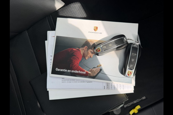 Porsche Cayenne Coupé 3.0 E-Hybrid | Sport Chrono | 360* Camera | Panoramadak | Luchtvering | Bose | DAB | Lane Assist | Privacy Glass |