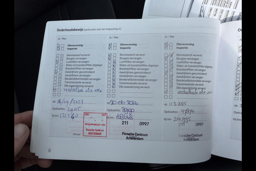 Porsche Cayenne Coupé 3.0 E-Hybrid | Sport Chrono | 360* Camera | Panoramadak | Luchtvering | Bose | DAB | Lane Assist | Privacy Glass |