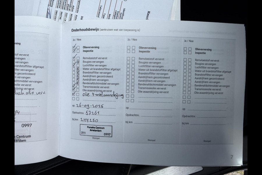 Porsche Cayenne Coupé 3.0 E-Hybrid | Sport Chrono | 360* Camera | Panoramadak | Luchtvering | Bose | DAB | Lane Assist | Privacy Glass |