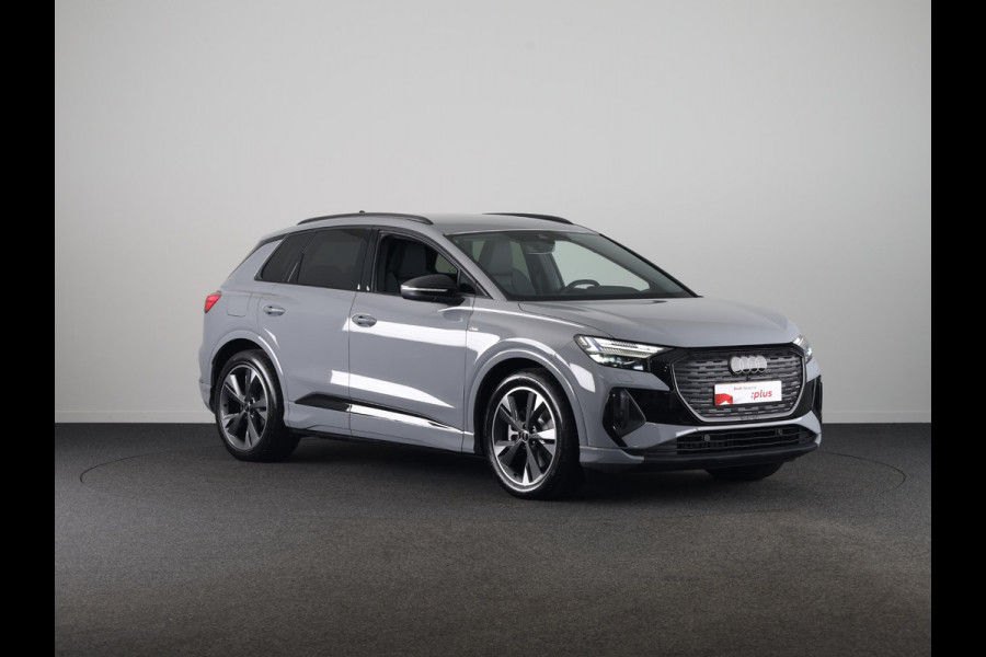 Audi Q4 e-tron 45 quattro S Edition Competition 82 kWh Ambient Light | Achteruitrijcamera | Apple Carplay | Zwart optiek pakket | Adaptive cruise control |