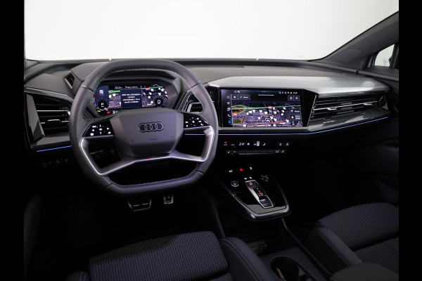 Audi Q4 e-tron 45 quattro S Edition Competition 82 kWh Ambient Light | Achteruitrijcamera | Apple Carplay | Zwart optiek pakket | Adaptive cruise control |
