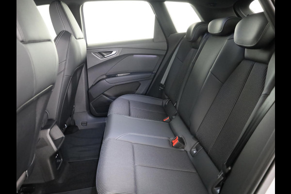 Audi Q4 e-tron 45 quattro S Edition Competition 82 kWh Ambient Light | Achteruitrijcamera | Apple Carplay | Zwart optiek pakket | Adaptive cruise control |