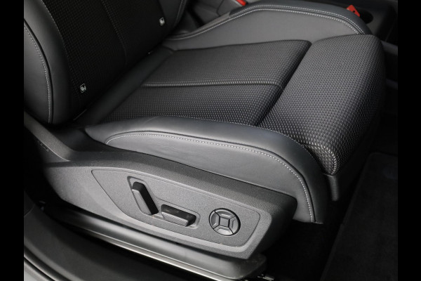 Audi Q4 e-tron 45 quattro S Edition Competition 82 kWh Ambient Light | Achteruitrijcamera | Apple Carplay | Zwart optiek pakket | Adaptive cruise control |