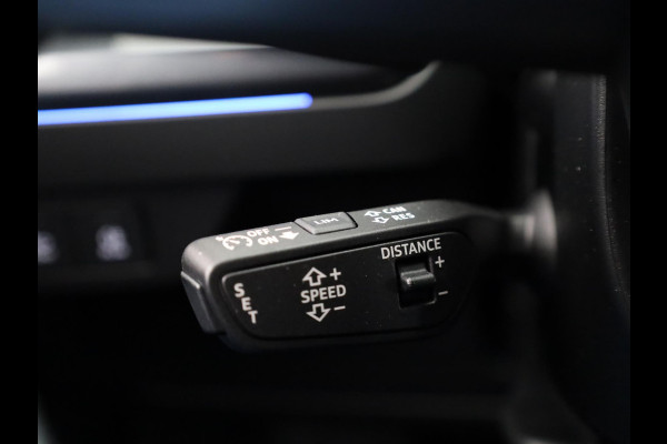 Audi Q4 e-tron 45 quattro S Edition Competition 82 kWh Ambient Light | Achteruitrijcamera | Apple Carplay | Zwart optiek pakket | Adaptive cruise control |