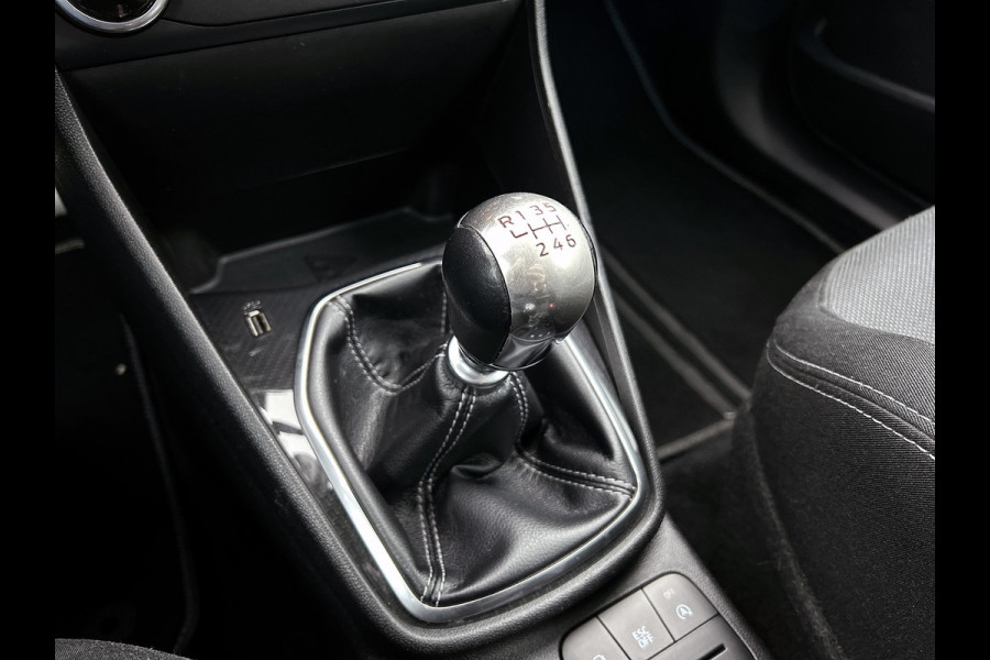 Ford Fiesta 1.5 EcoBoost ST-3(Goed OnderH, Navi, Carplay/ Android, Parkeersensoren, Auto Airco, Cruise Con, Etc)