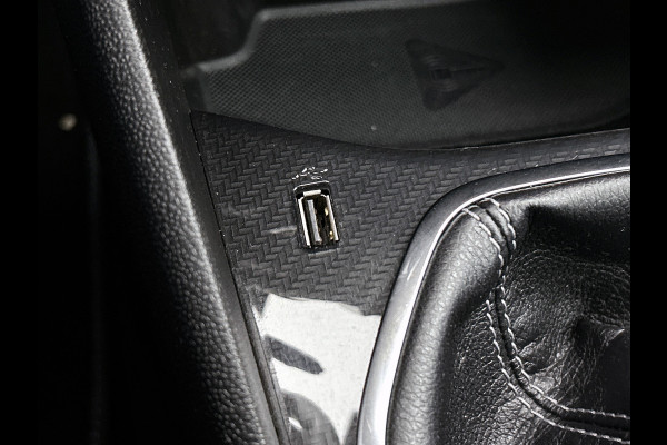 Ford Fiesta 1.5 EcoBoost ST-3(Goed OnderH, Navi, Carplay/ Android, Parkeersensoren, Auto Airco, Cruise Con, Etc)