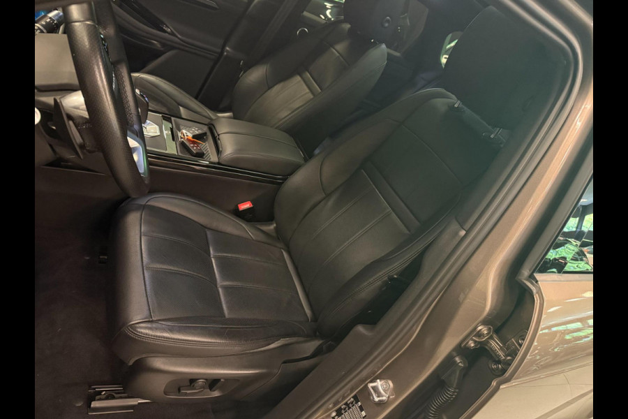 Land Rover Range Rover Evoque 2.0 P200 AWD R-Dynamic HSE PANO/LEDER/NAVI/DAB/CARPLAY/MERIDIAN-SOUND///