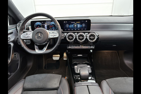 Mercedes-Benz A-Klasse 250 e Business Solution AMG Limited VOL! (NL-auto, Goed OnderH, Panorama, SfeerV, Elektrische stoelen, Etc)
