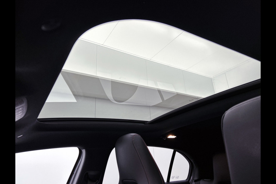 Mercedes-Benz A-Klasse 250 e Business Solution AMG Limited VOL! (NL-auto, Goed OnderH, Panorama, SfeerV, Elektrische stoelen, Etc)