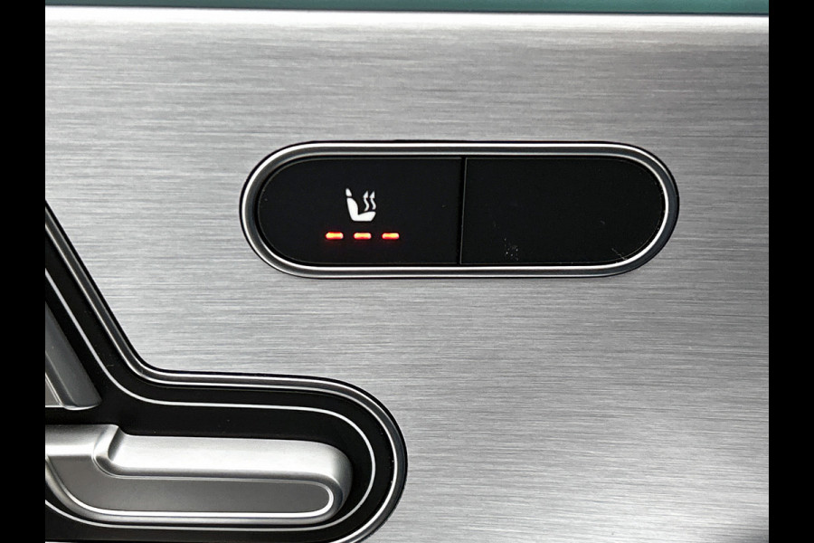 Mercedes-Benz A-Klasse 250 e Business Solution AMG Limited VOL! (NL-auto, Goed OnderH, Panorama, SfeerV, Elektrische stoelen, Etc)