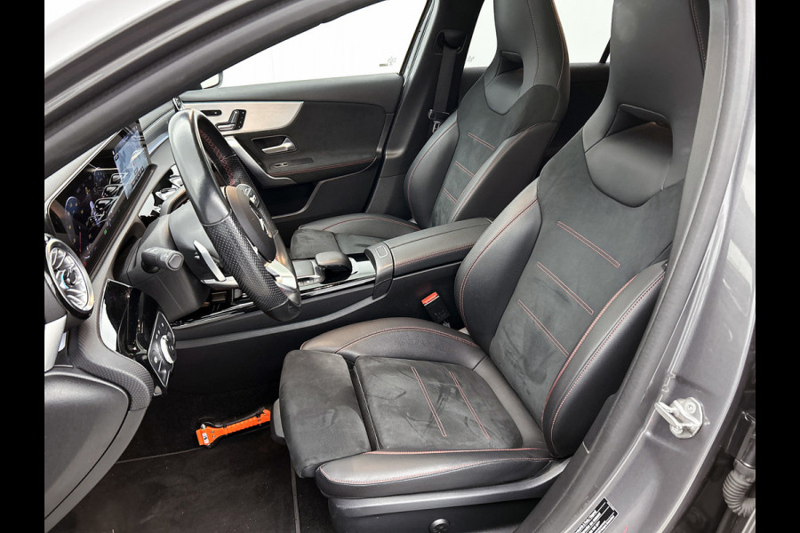 Mercedes-Benz A-Klasse 250 e Business Solution AMG Limited VOL! (NL-auto, Goed OnderH, Panorama, SfeerV, Elektrische stoelen, Etc)