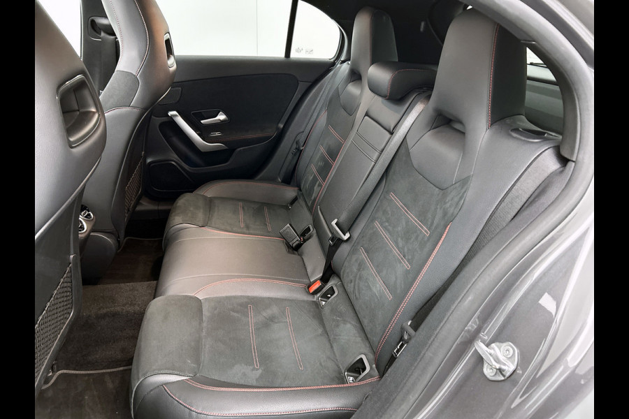 Mercedes-Benz A-Klasse 250 e Business Solution AMG Limited VOL! (NL-auto, Goed OnderH, Panorama, SfeerV, Elektrische stoelen, Etc)