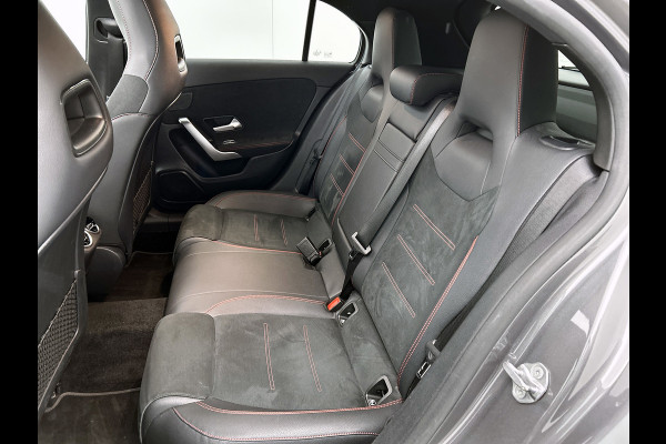 Mercedes-Benz A-Klasse 250 e Business Solution AMG Limited VOL! (NL-auto, Goed OnderH, Panorama, SfeerV, Elektrische stoelen, Etc)