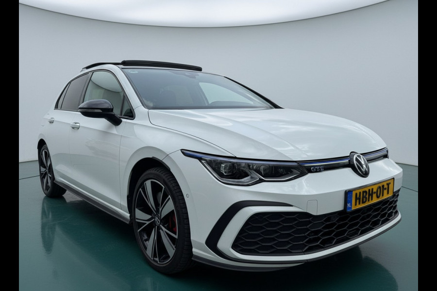 Volkswagen Golf GTE 245PK HYBRID SPORT TREKHAAK/CAMERA/IQ-LIGHT/PANORAMADAK