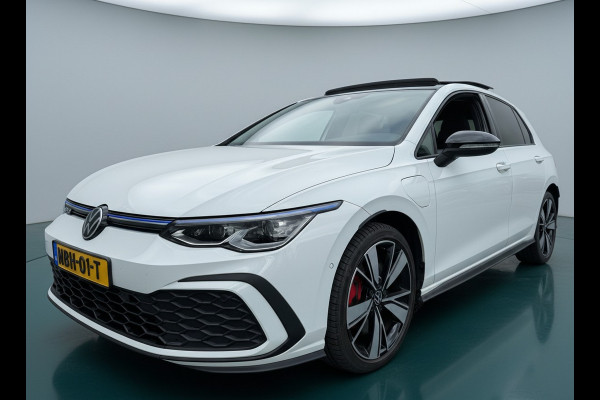 Volkswagen Golf GTE 245PK HYBRID SPORT TREKHAAK/CAMERA/IQ-LIGHT/PANORAMADAK