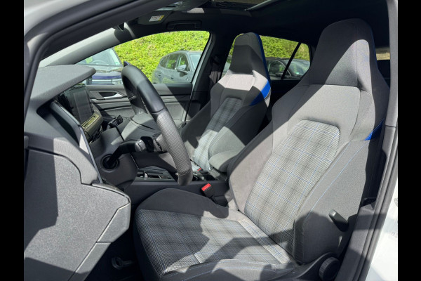 Volkswagen Golf GTE 245PK HYBRID SPORT TREKHAAK/CAMERA/IQ-LIGHT/PANORAMADAK
